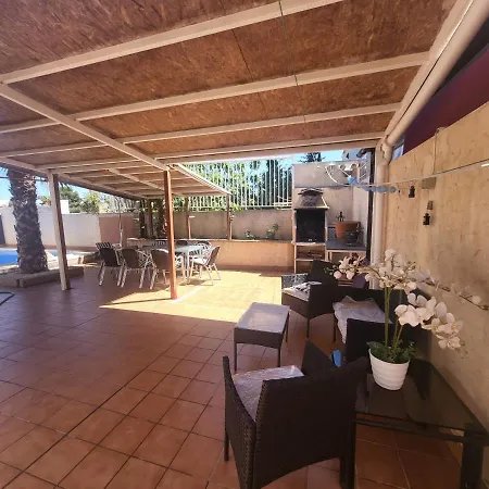 Casa Piscina Privada 4 Dormitorios בית נופש *