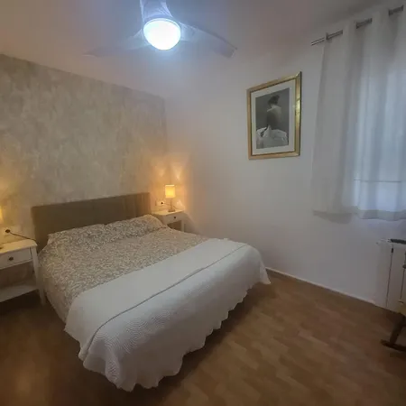 Casa Piscina Privada 4 Dormitorios 阿利坎特